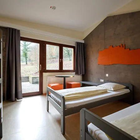 بيت شباب شباب يوث لاروشيت