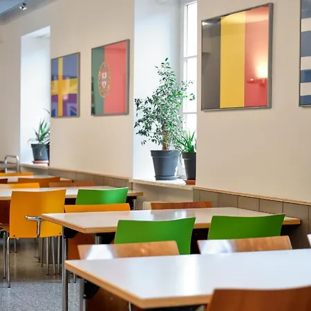 شباب يوث لاروشيت بيت شباب