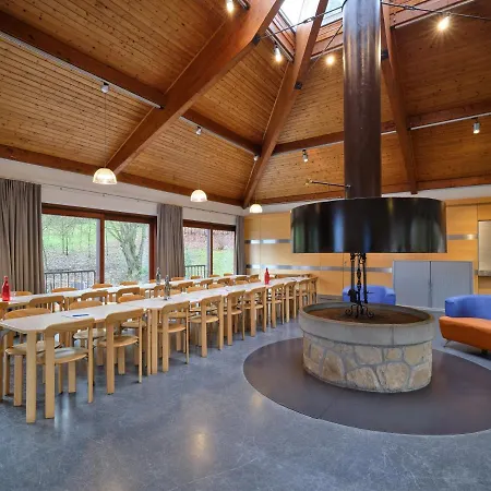 شباب يوث لاروشيت بيت شباب