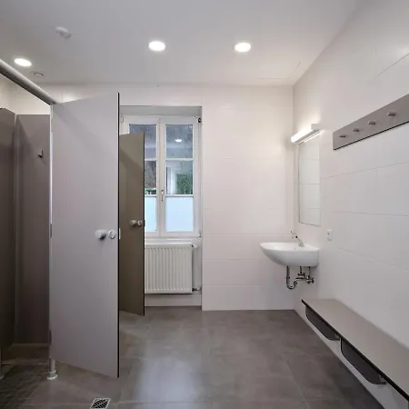 شباب يوث لاروشيت