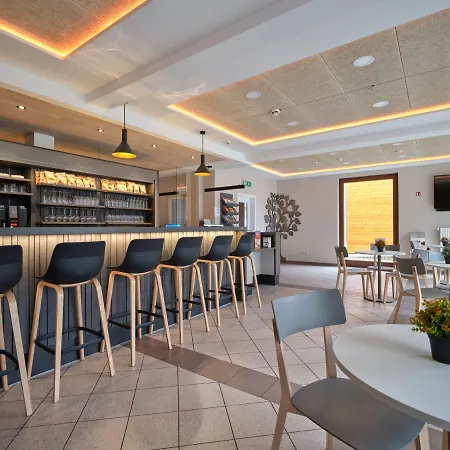 Youth * 라로셰트