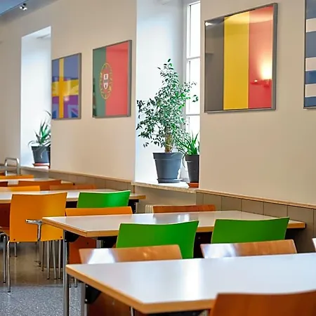 Youth Hostel *